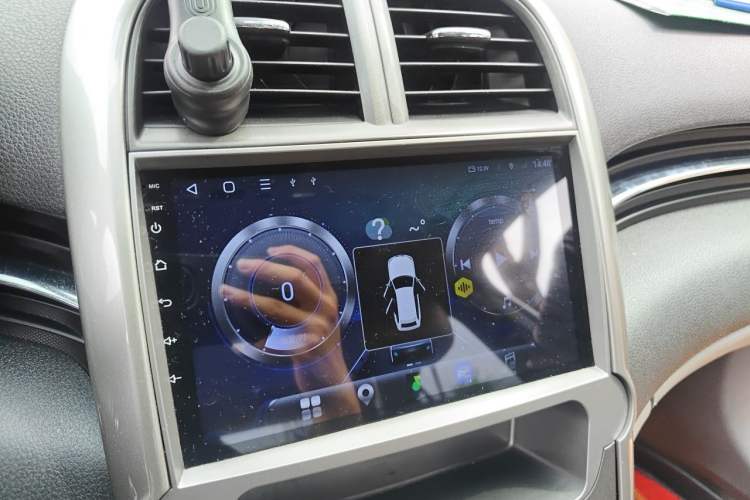 Used Chevrolet Malibu 2014 2.0L Automatic Luxury Edition Audio And AC Panel