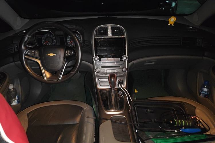 Used Chevrolet Malibu 2014 2.0L Automatic Luxury Edition Center Console