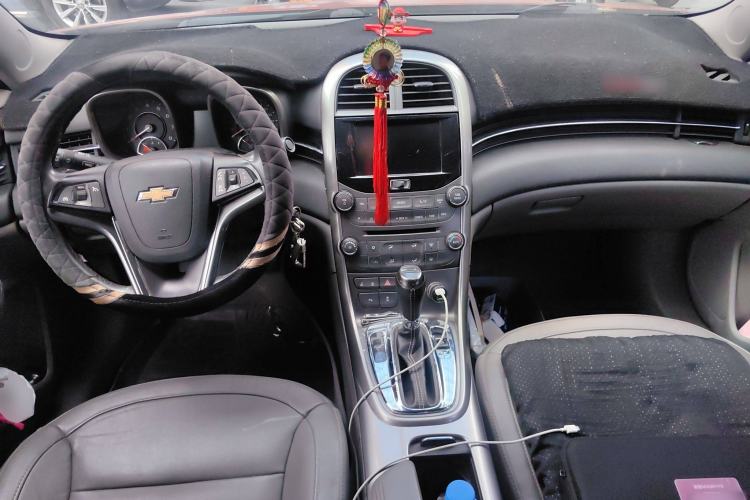 Used Chevrolet Malibu 2014 2.0L Automatic Luxury Edition Center Console