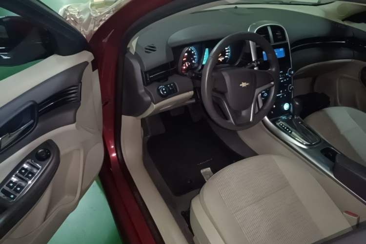 Used Chevrolet Malibu 2014 2.0L Automatic Comfort Edition Driver Seat