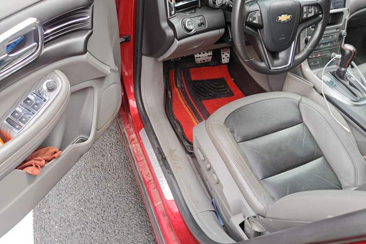 Used Chevrolet Malibu 2014 2.0L Automatic Luxury Edition Driver Seat
