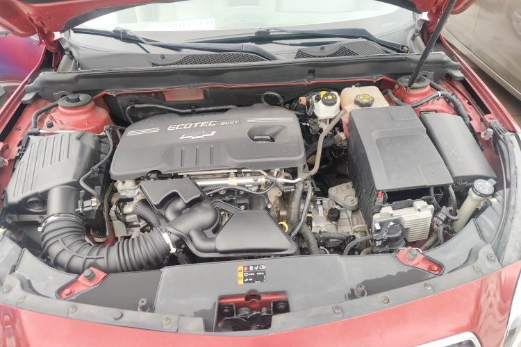 Used Chevrolet Malibu 2014 2.0L Automatic Comfort Edition Engine Bay