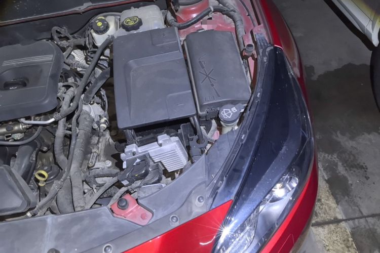Used Chevrolet Malibu 2014 2.0L Automatic Luxury Edition Engine Bay Left