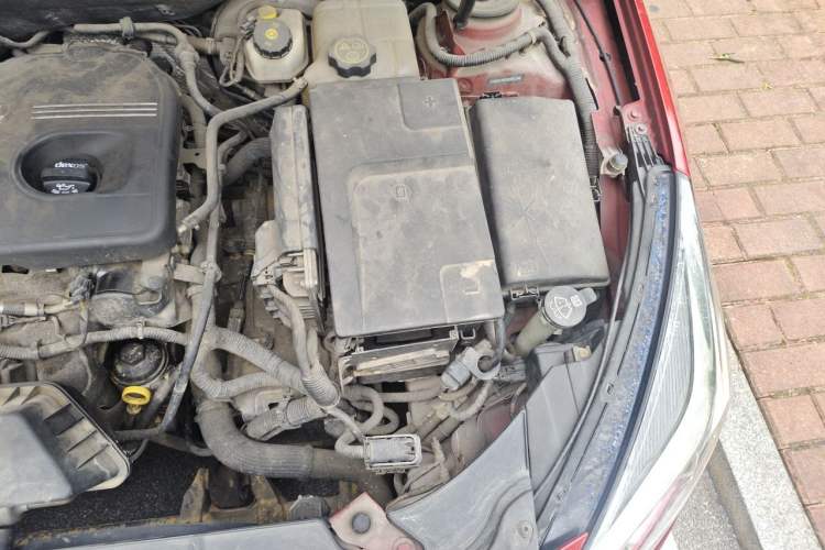 Used Chevrolet Malibu 2014 2.4L Automatic Luxury Edition Engine Bay Left