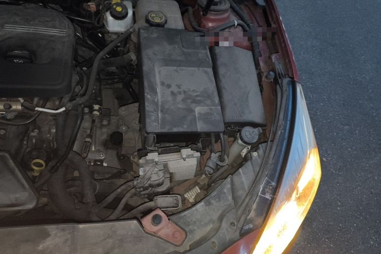 Used Chevrolet Malibu 2014 2.0L Automatic Comfort Edition Engine Bay Left