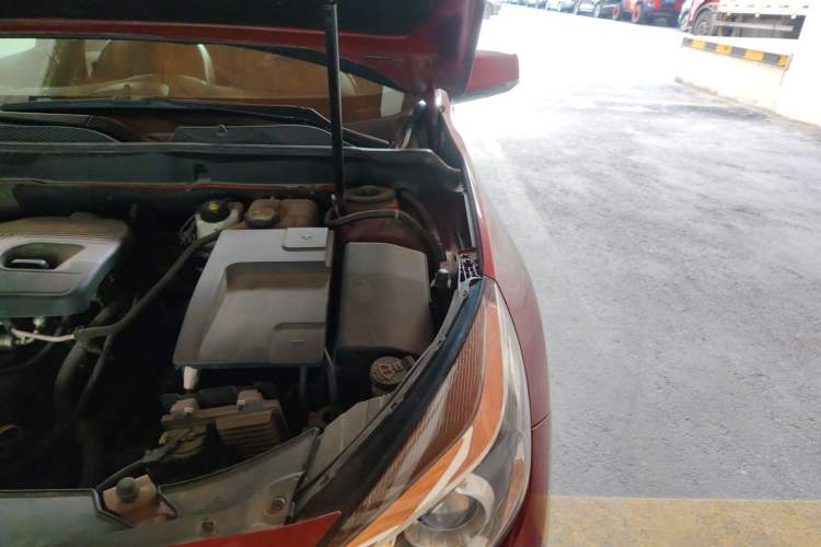 Used Chevrolet Malibu 2014 2.0L Automatic Luxury Edition Engine Bay Left