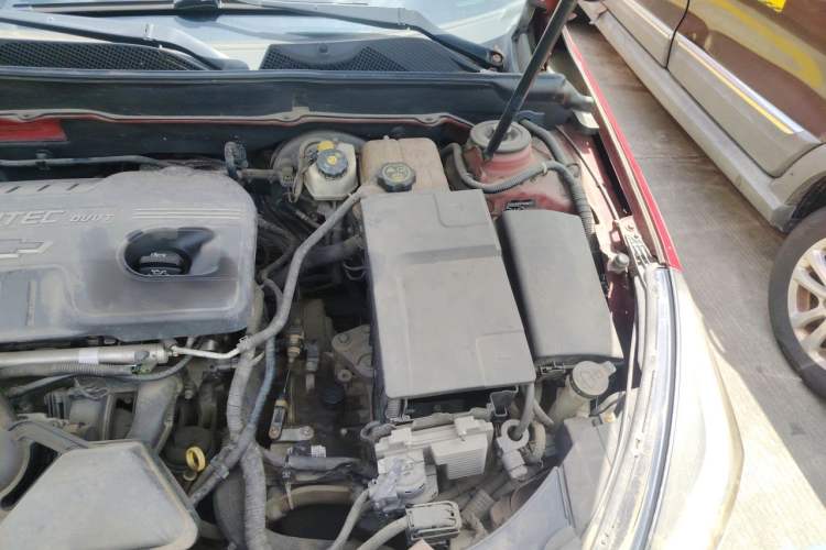 Used Chevrolet Malibu 2014 2.0L Automatic Luxury Edition Engine Bay Left