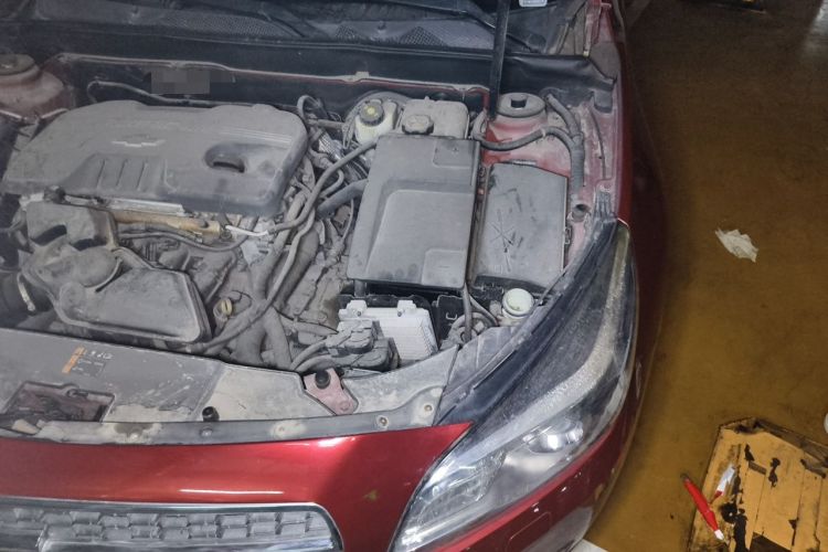 Used Chevrolet Malibu 2014 2.0L Automatic Luxury Edition Engine Bay Left