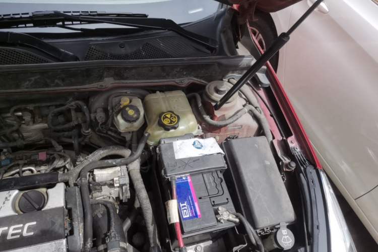 Used Chevrolet Malibu 2014 1.6T Automatic Comfort Edition Engine Bay Left