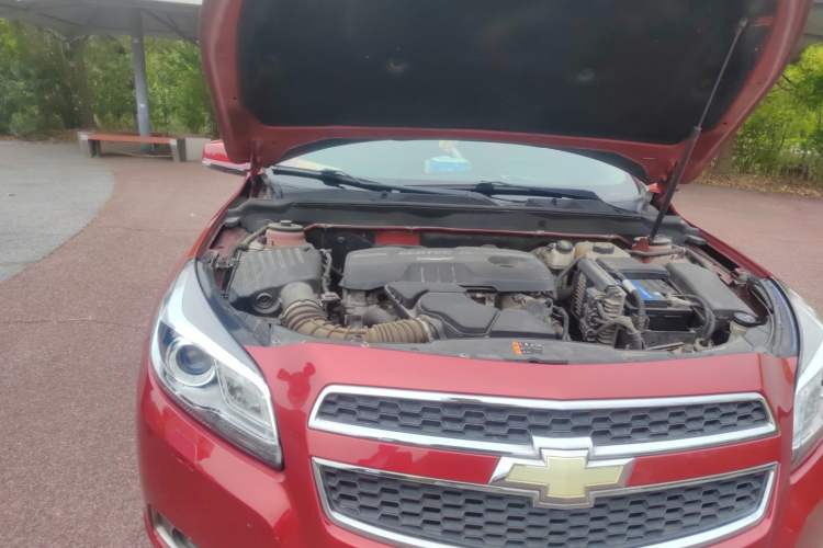 Used Chevrolet Malibu 2014 2.4L Automatic Luxury Edition Engine Bay Right