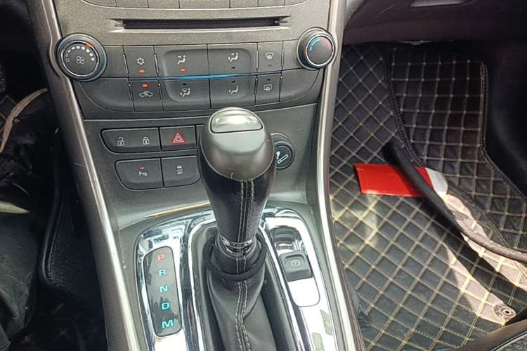 Used Chevrolet Malibu 2014 1.6T Automatic Comfort Edition Gear Lever