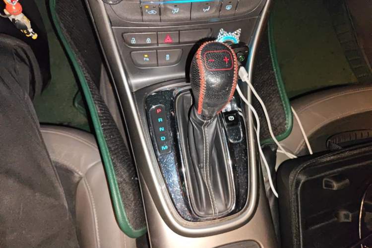 Used Chevrolet Malibu 2014 2.0L Automatic Luxury Edition Gear Lever