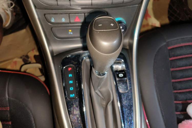Used Chevrolet Malibu 2014 2.0L Automatic Comfort Edition Gear Lever