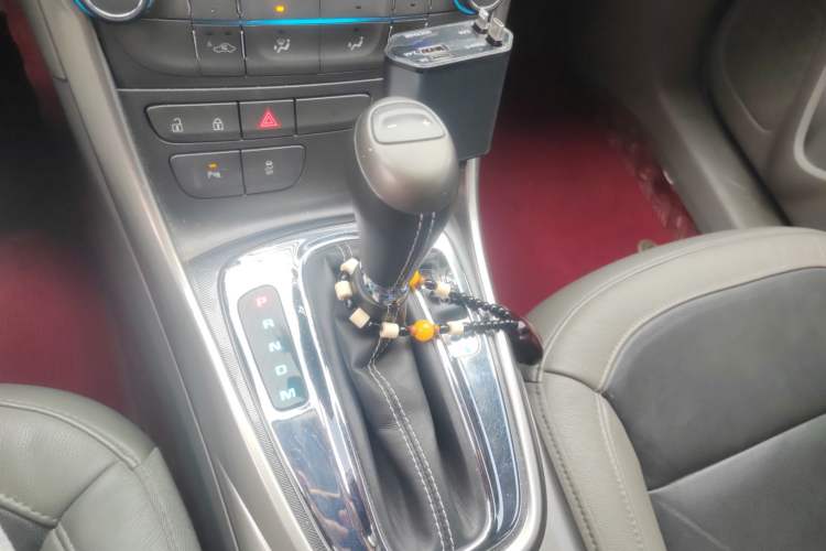 Used Chevrolet Malibu 2014 2.4L Automatic Luxury Edition Gear Lever