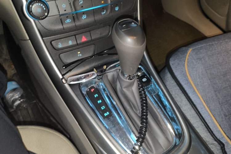 Used Chevrolet Malibu 2014 2.0L Automatic Comfort Edition Gear Lever