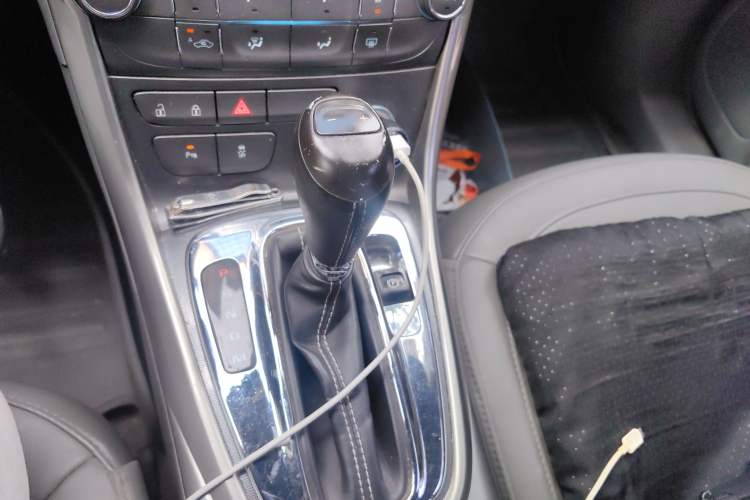 Used Chevrolet Malibu 2014 2.0L Automatic Luxury Edition Gear Lever