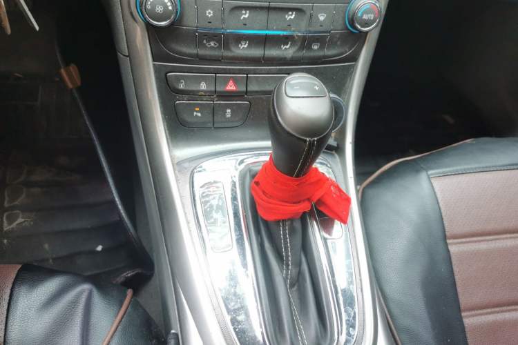 Used Chevrolet Malibu 2014 2.0L Automatic Luxury Edition Gear Lever