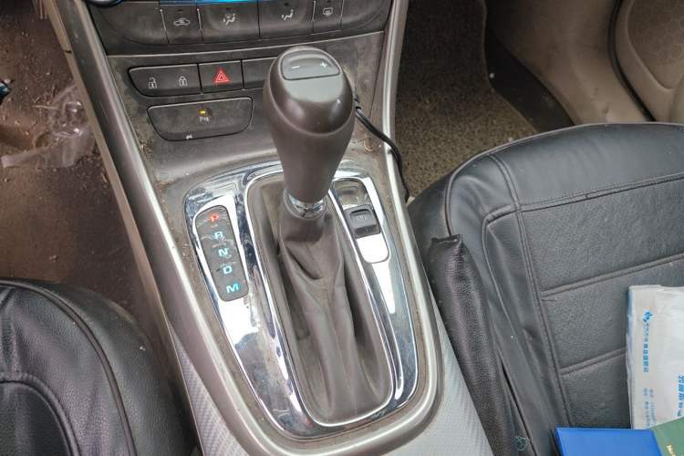 Used Chevrolet Malibu 2014 2.0L Automatic Comfort Edition Gear Lever