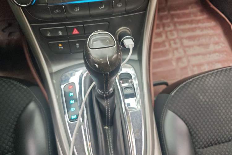 Used Chevrolet Malibu 2014 1.6T Automatic Comfort Edition Gear Lever