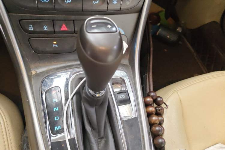 Used Chevrolet Malibu 2014 2.0L Automatic Comfort Edition Gear Lever
