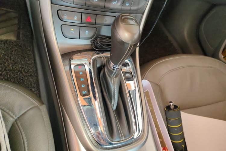 Used Chevrolet Malibu 2014 2.0L Automatic Luxury Edition Gear Lever