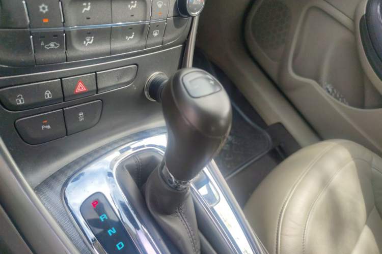 Used Chevrolet Malibu 2014 2.4L Automatic Flagship Edition Gear Lever