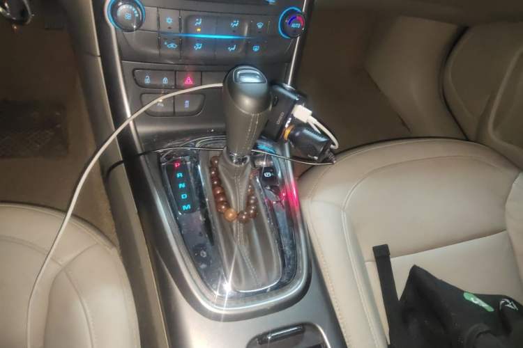 Used Chevrolet Malibu 2014 2.0L Automatic Luxury Edition Gear Lever
