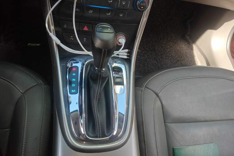 Used Chevrolet Malibu 2014 2.0L Automatic Luxury Edition Gear Lever