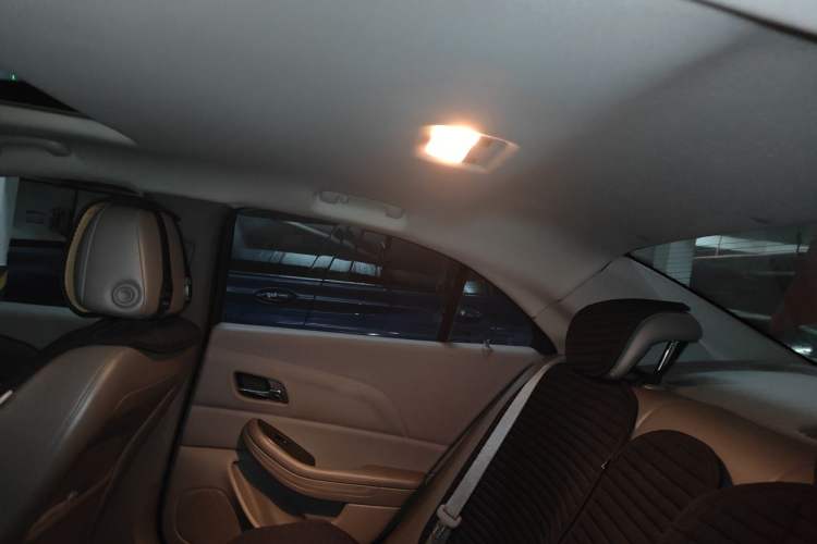 Used Chevrolet Malibu 2014 2.4L Automatic Luxury Edition Headliner