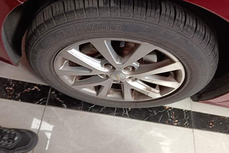 Used Chevrolet Malibu 2014 2.0L Automatic Luxury Edition Left Front Wheel Hub