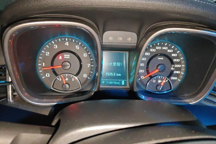 Used Chevrolet Malibu 2014 2.0L Automatic Luxury Edition Odometer Close Up