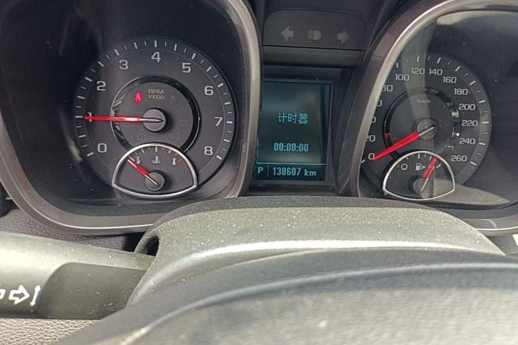 Used Chevrolet Malibu 2014 1.6T Automatic Comfort Edition Odometer Close Up