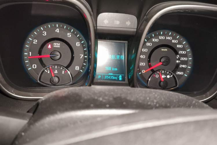 Used Chevrolet Malibu 2014 2.0L Automatic Luxury Edition Odometer Close Up
