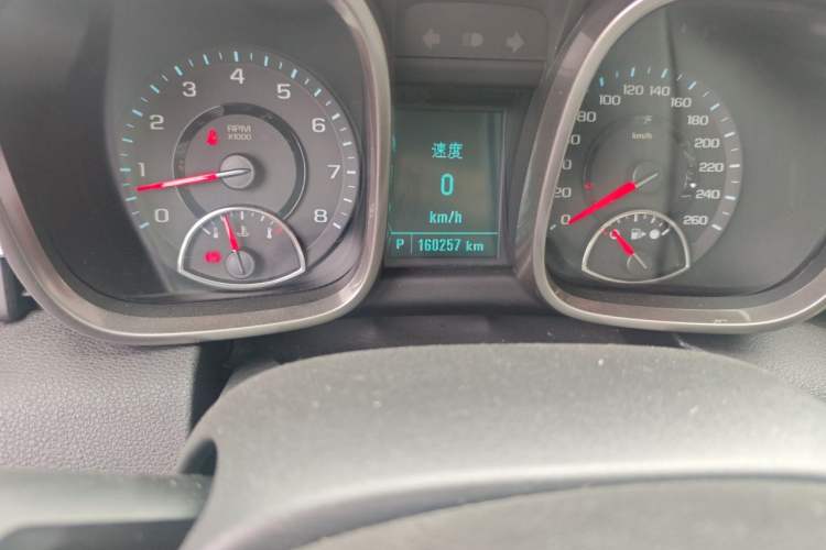 Used Chevrolet Malibu 2014 2.0L Automatic Luxury Edition Odometer Close Up