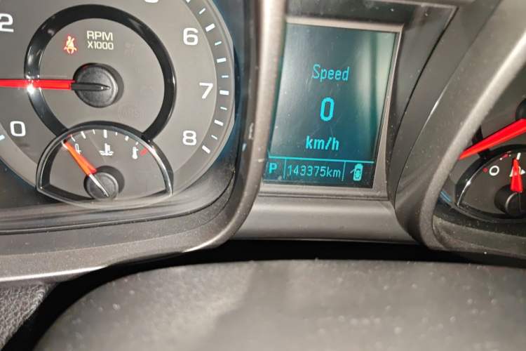 Used Chevrolet Malibu 2014 2.0L Automatic Luxury Edition Odometer Close Up