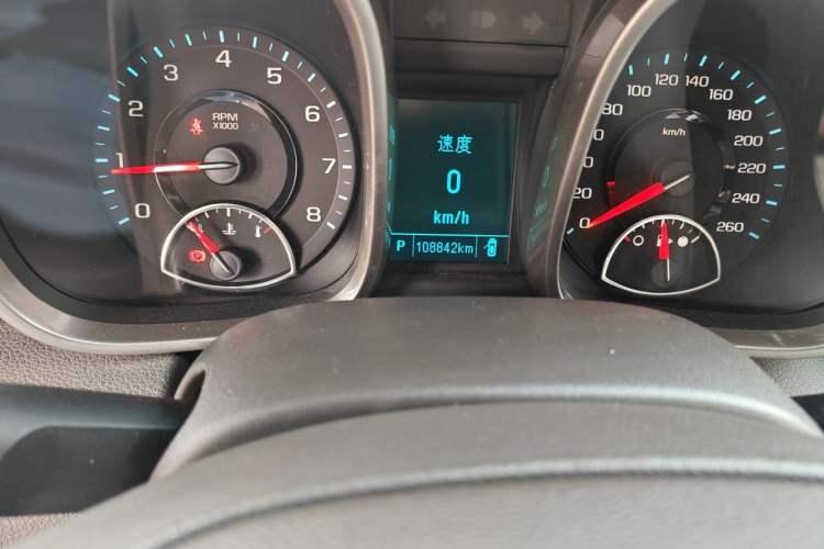 Used Chevrolet Malibu 2014 2.0L Automatic Comfort Edition Odometer Close Up