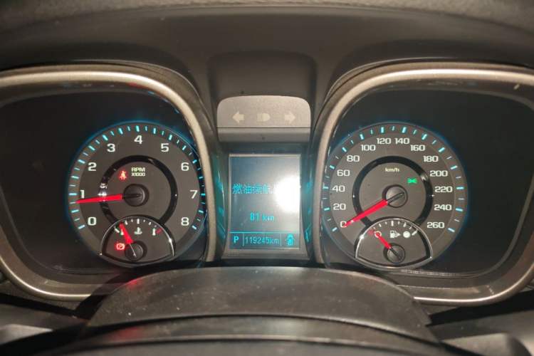 Used Chevrolet Malibu 2014 2.0L Automatic Luxury Edition Odometer Close Up