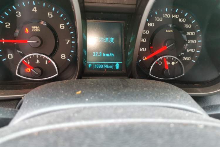 Used Chevrolet Malibu 2014 2.0L Automatic Luxury Edition Odometer Close Up