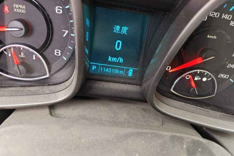 Used Chevrolet Malibu 2014 2.0L Automatic Comfort Edition Odometer Close Up