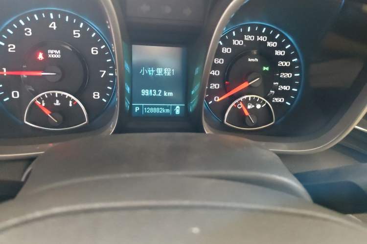 Used Chevrolet Malibu 2014 2.0L Automatic Comfort Edition Odometer Close Up