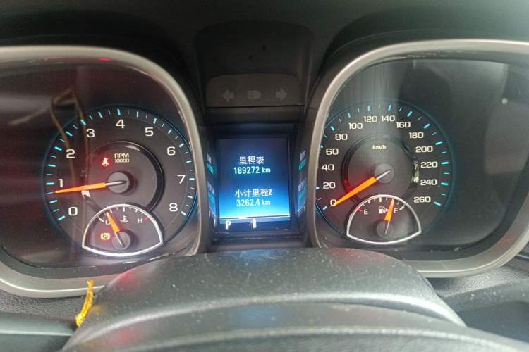 Used Chevrolet Malibu 2014 2.4L Automatic Luxury Edition Odometer Close Up