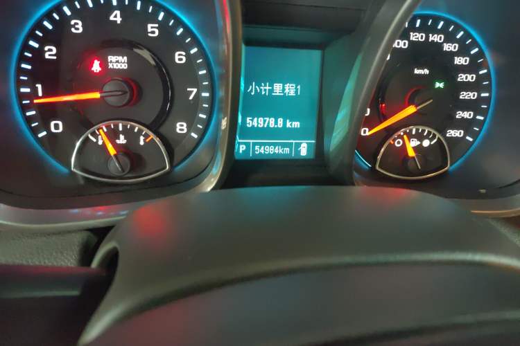 Used Chevrolet Malibu 2014 2.0L Automatic Comfort Edition Odometer Close Up