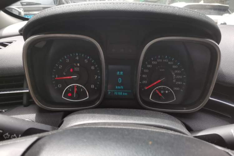 Used Chevrolet Malibu 2014 1.6T Automatic Comfort Edition Odometer Close Up