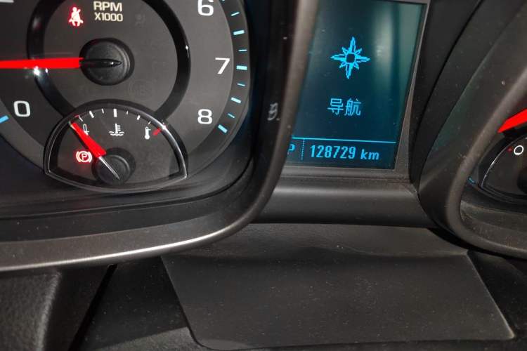 Used Chevrolet Malibu 2014 2.4L Automatic Luxury Edition Odometer Close Up