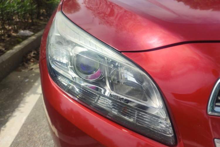 Used Chevrolet Malibu 2014 2.4L Automatic Flagship Edition Right Front Headlight