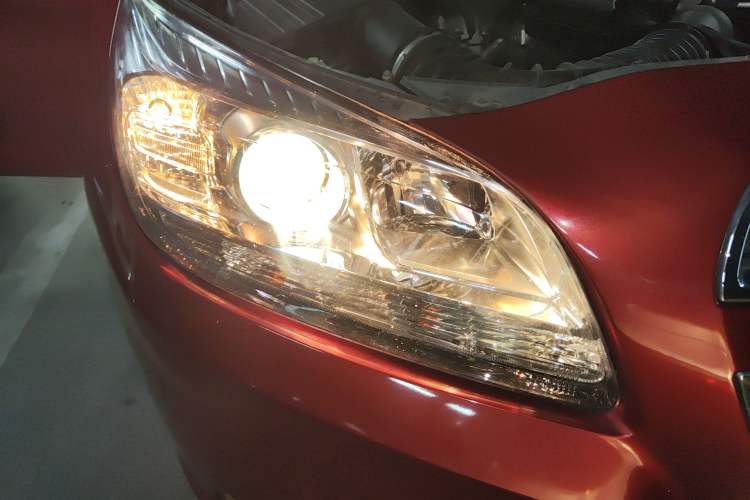 Used Chevrolet Malibu 2014 2.0L Automatic Comfort Edition Right Front Headlight