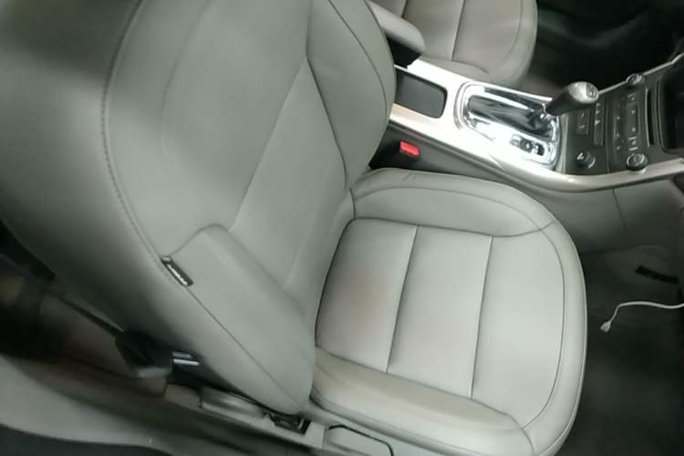 Used Chevrolet Malibu 2014 2.0L Automatic Luxury Edition Right Front Seat