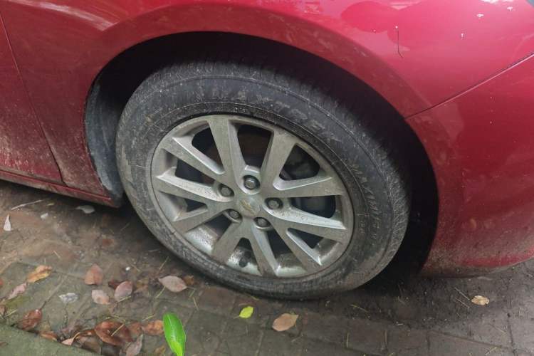 Used Chevrolet Malibu 2014 2.0L Automatic Luxury Edition Right Front Wheel Hub