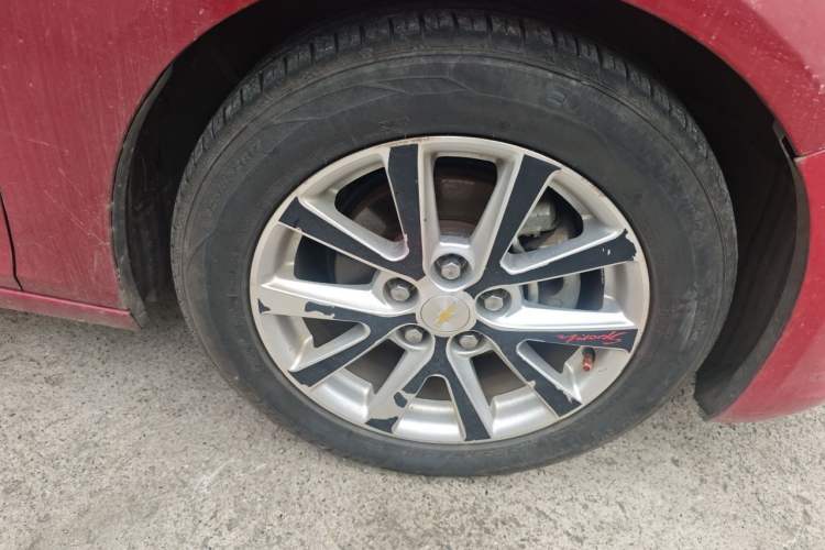 Used Chevrolet Malibu 2014 2.0L Automatic Luxury Edition Right Front Wheel Hub