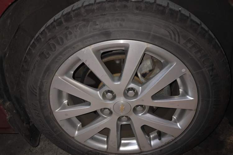 Used Chevrolet Malibu 2014 2.4L Automatic Luxury Edition Right Front Wheel Hub
